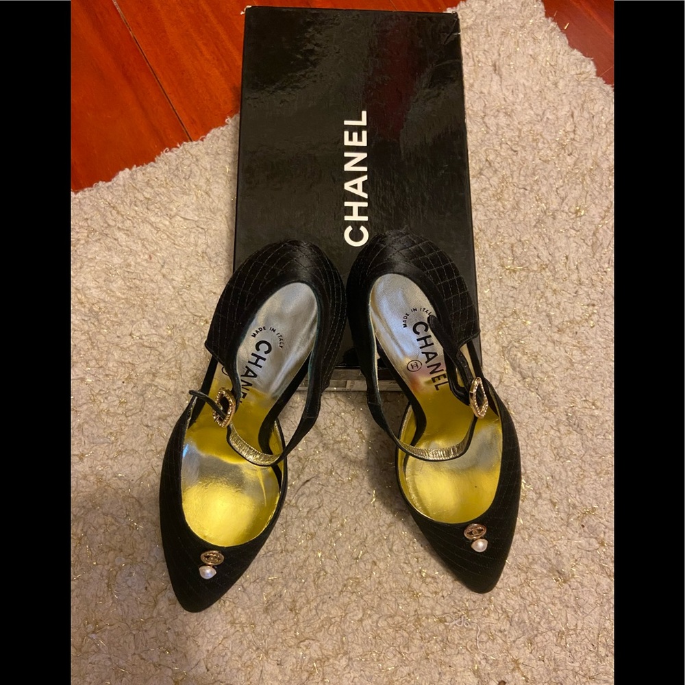 Chanel pumps